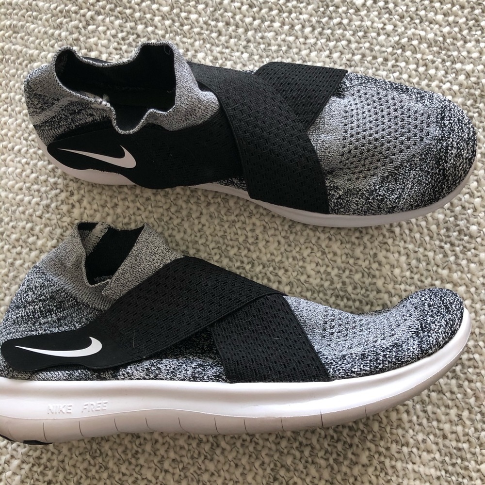 NIKE free&flexible//runnatural//barely worn!